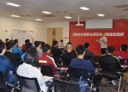 开云体育登录-勇士队球探组织成功举办选秀大会，青训计划蓬勃发展！