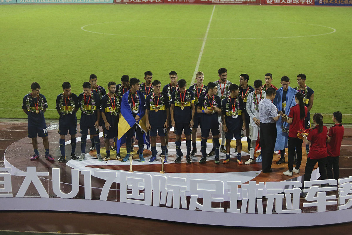 激烈较量！豪门球队展现出色表现