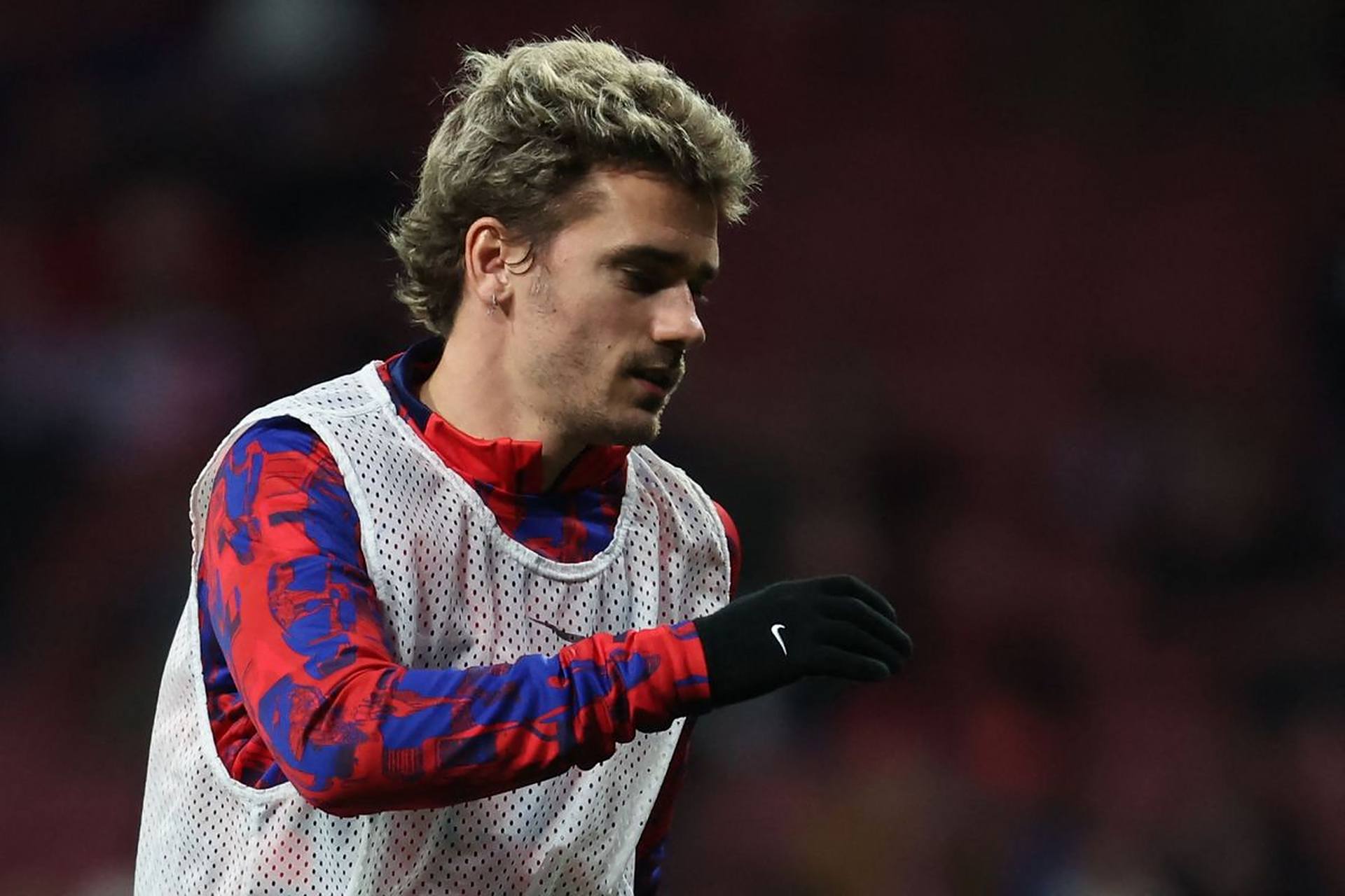 包含格拉纳达主场逼平赫罗纳，保持不败氛围的词条