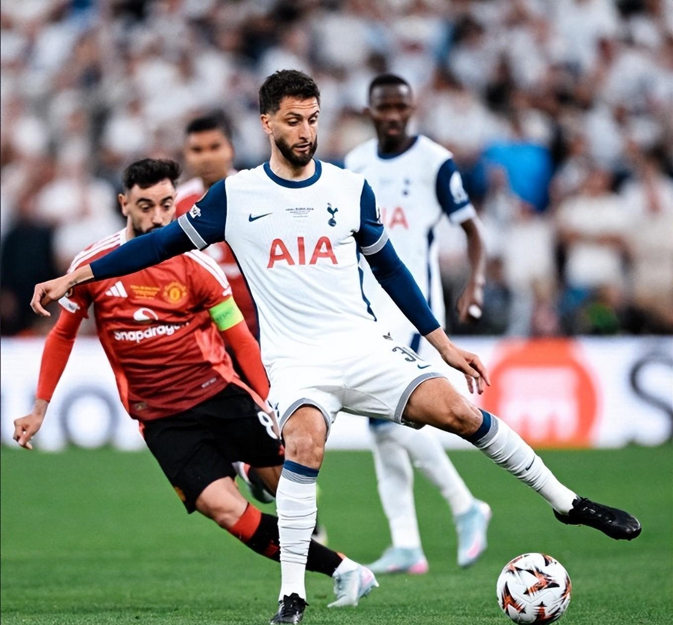 关于紧张激烈的欧预赛大战令人目不转睛的信息